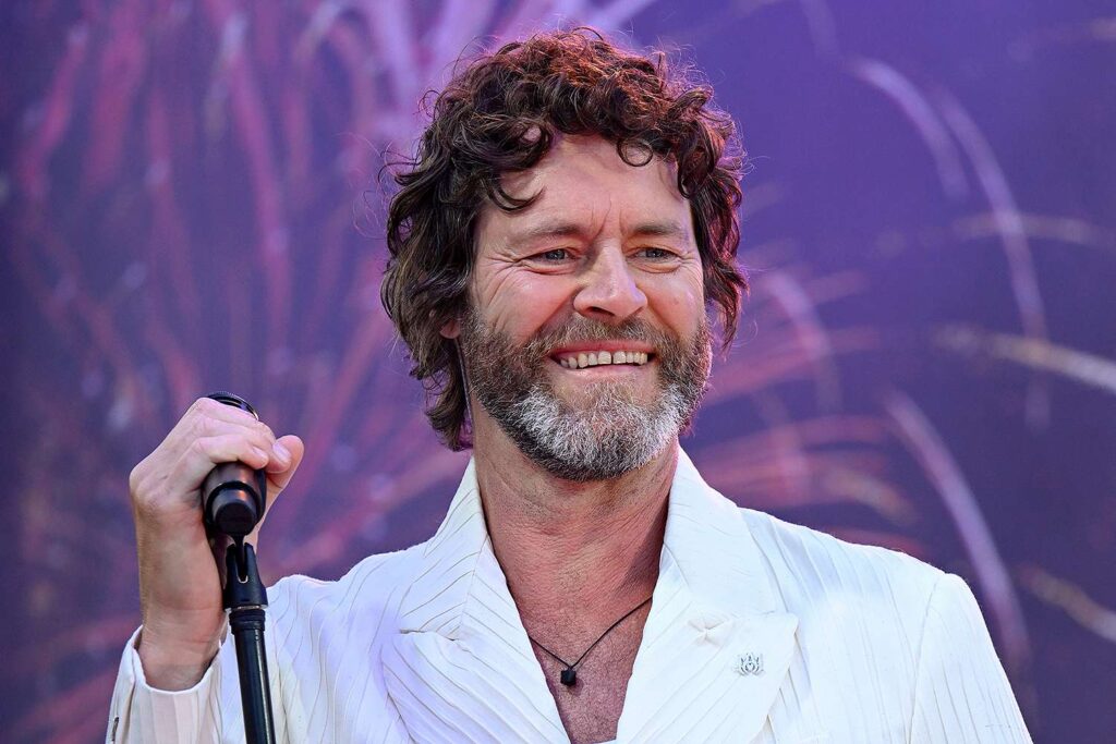 howard donald