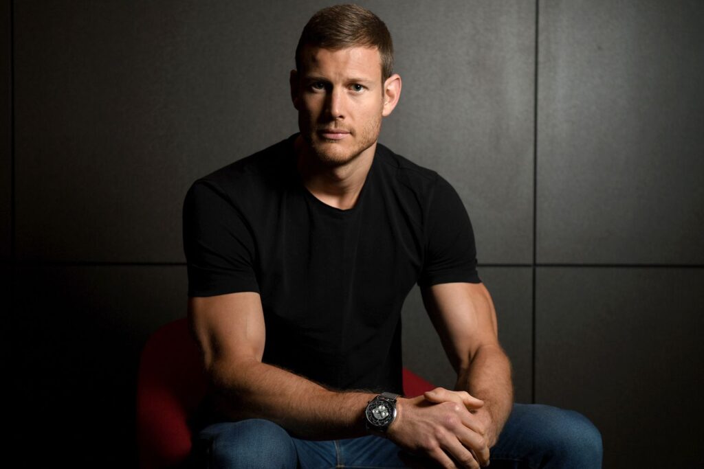 Tom Hopper: 15 Fakten über den „The Umbrella Academy“-Star, die Sie wahrscheinlich noch nicht kannten tom hopper