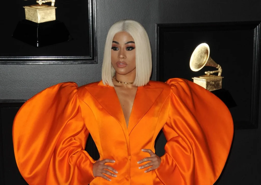 5 DINGE, DIE SIE ÜBER CARDI BS JÜNGERE SCHWESTER HENNESSY CAROLINA WISSEN SOLLTEN hennessy carolina
