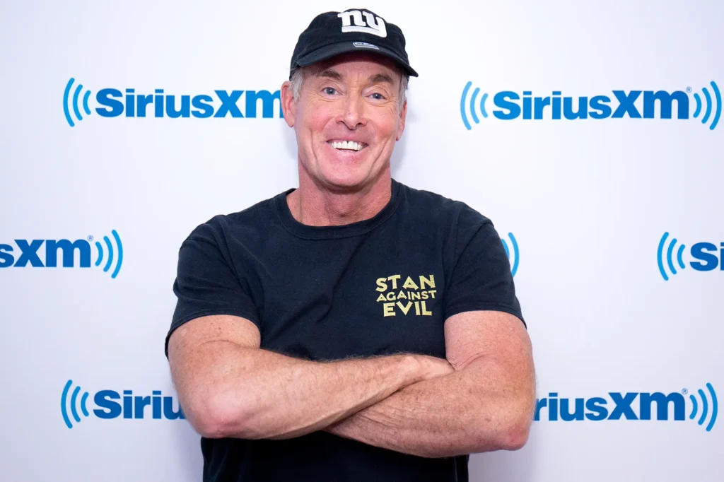 John C. McGinley musste fünf Mal für „Scrubs“ vorsprechen, obwohl „Dr. Cox“ für ihn geschrieben wurde john c. mcginley