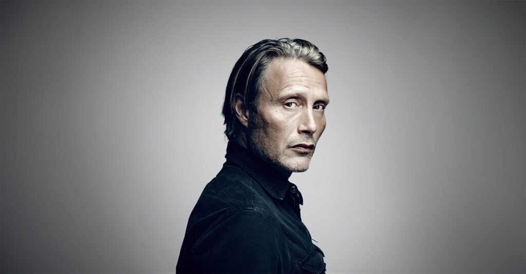 „‚Hannibal‘ bis ‚Arctic‘: 8 ikonische Mads Mikkelsen Auftritte in Filmen und Fernsehsendungen“ mads mikkelsen