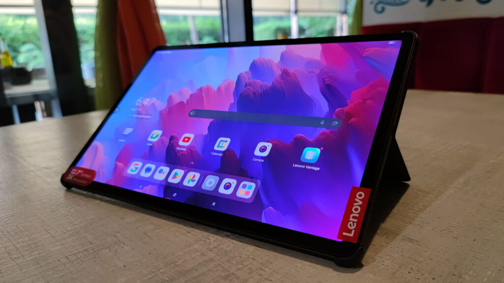 Lenovo Tab P12 Test: Ein günstiges Tablet ohne Schnickschnack, ideal für begeisterte Leser Lenovo Tab P12