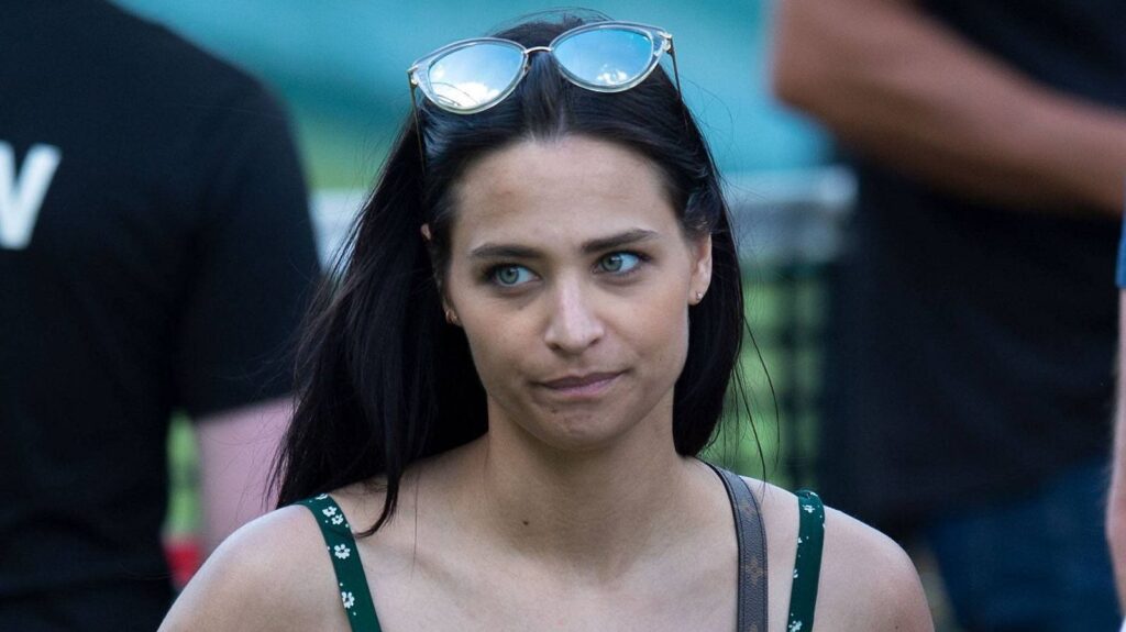 Ungeschminkt Amira Pocher: Ein Blick auf den natürlichen Look ungeschminkt amira pocher