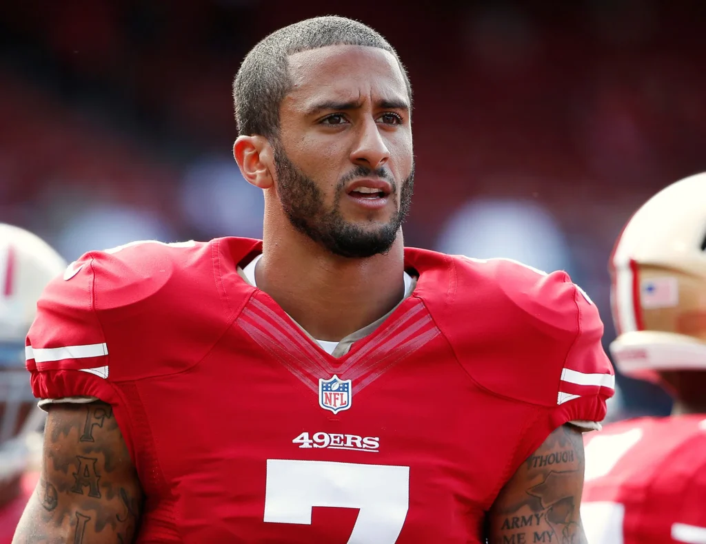 Colin Kaepernicks Vermögen 2025: Wie viel verdient er? colin kaepernick