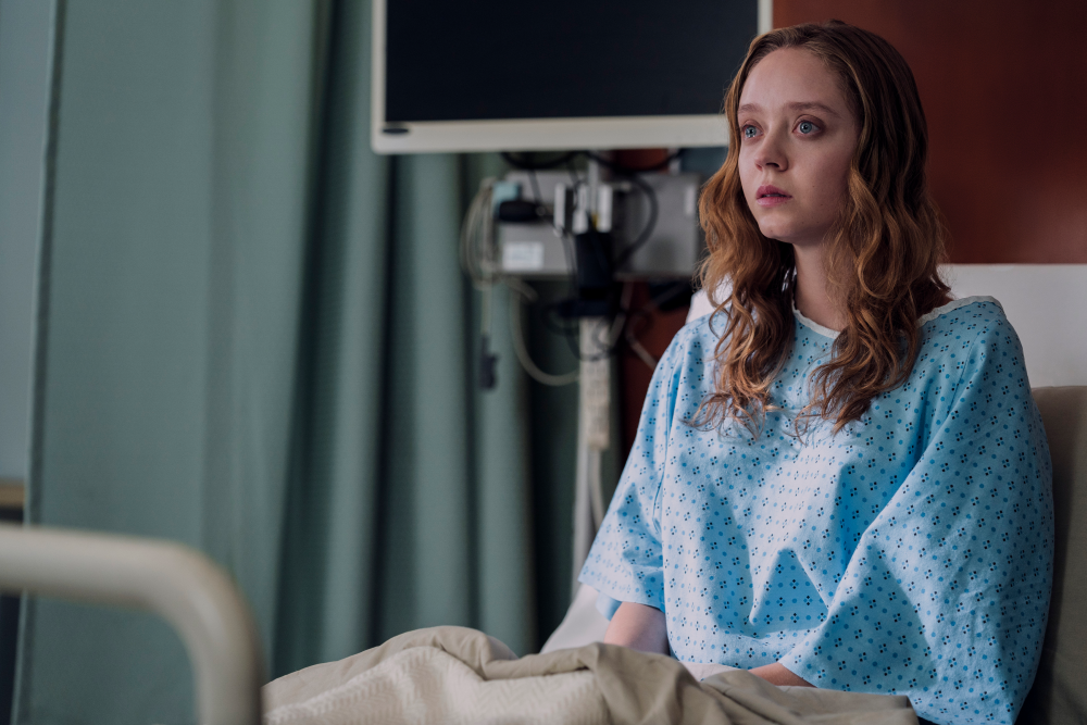 Das Ende von „Devil in Ohio“ erklärt: Wie es sich vom Buch unterscheidet und ob Mae den Kult überlebt hat? devil in ohio