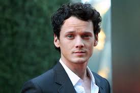Im Inneren des plötzlichen Todes von Anton Yelchin, dem Star Trek- Schauspieler, der durch einen defekten Wagen getötet wurde. anton yelchin