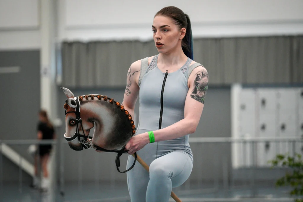 Hobby Horsing: Regeln, Disziplinen, Kosten und Turniere 2026 hobby horsing